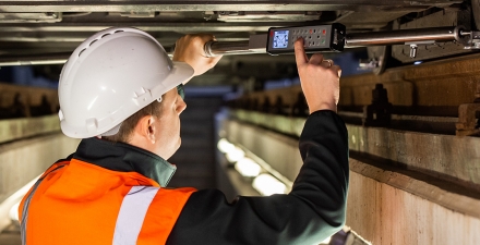 GAUGE FOR MEASUREMENT OF TRAM BOGIE DIAGONALS: PPGW